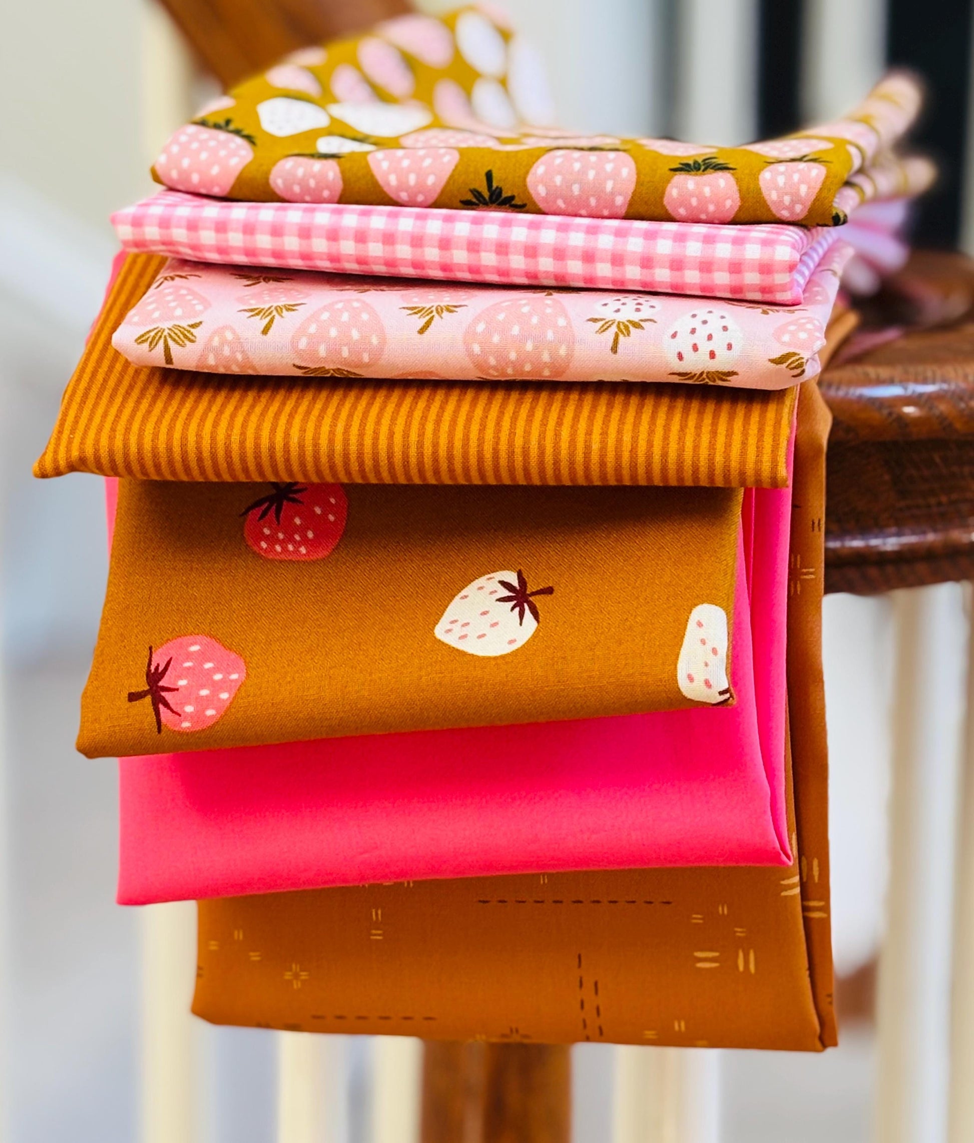 Golden berries - 7 fat quarter bundle strawberry gingham under the apple tree