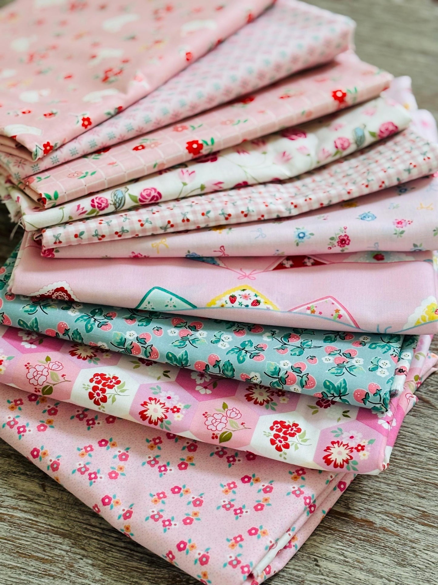 Best of Poppie Ever so pink - 10 fat quarter bundle - Poppie Cotton