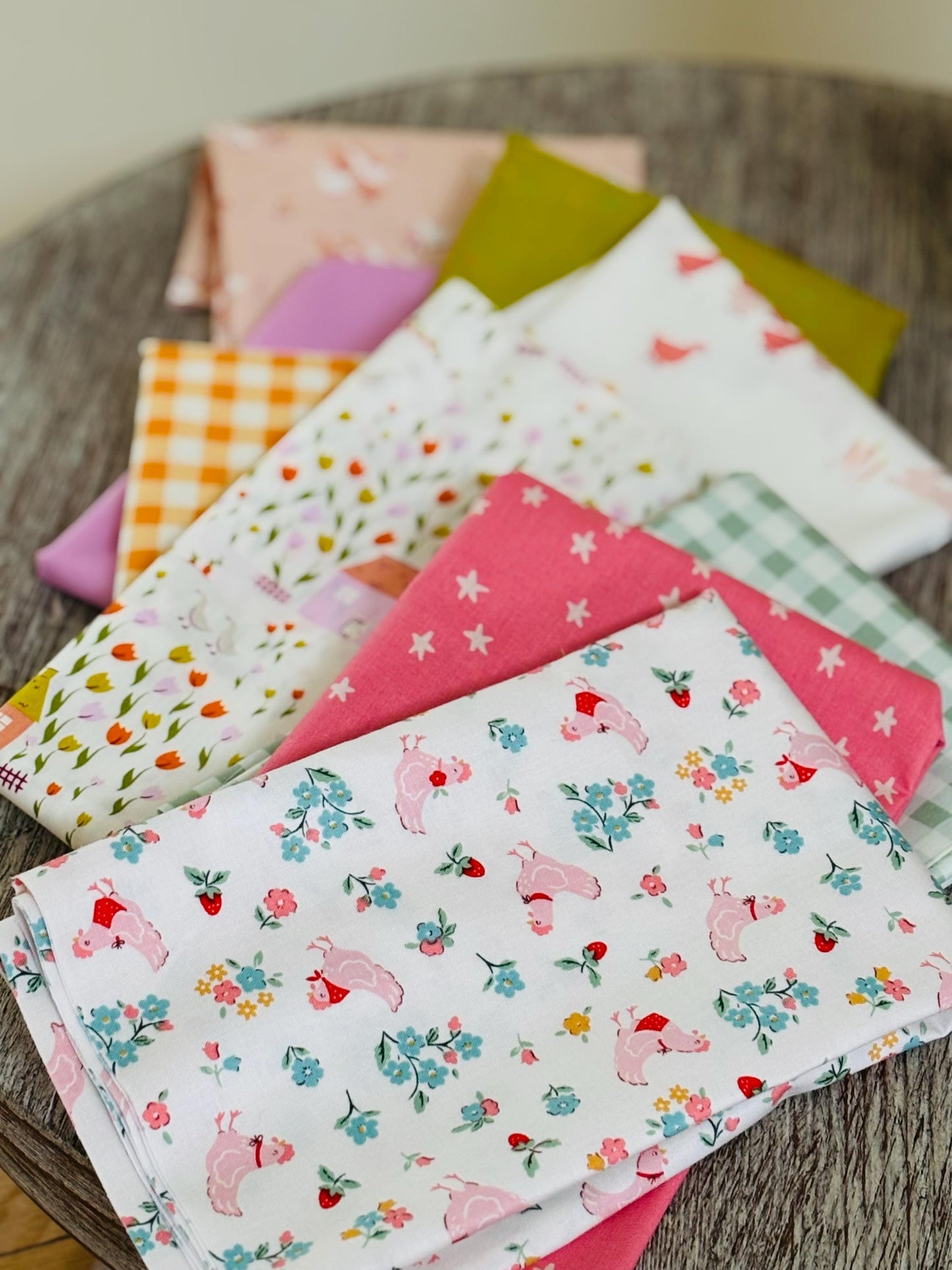 Hens and geese - 9 fat quarter bundle - Poppie Cotton speckled starry pure solids