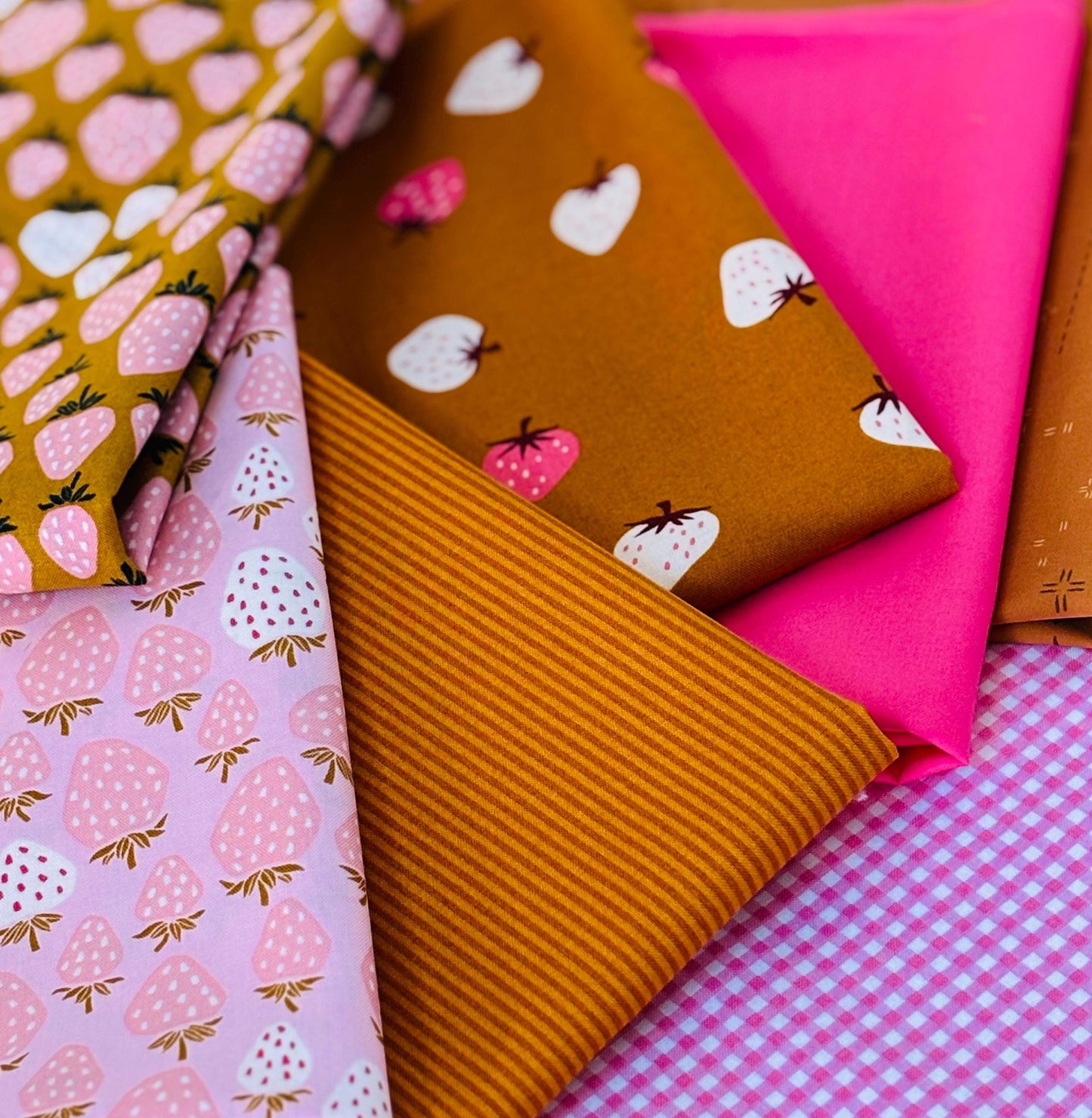 Golden berries - 7 fat quarter bundle strawberry gingham under the apple tree