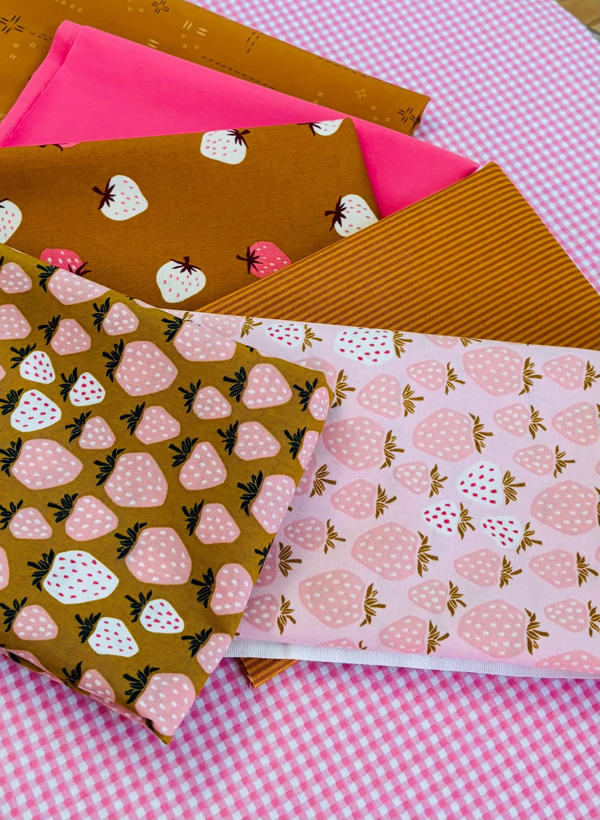 Golden berries - 7 fat quarter bundle strawberry gingham under the apple tree
