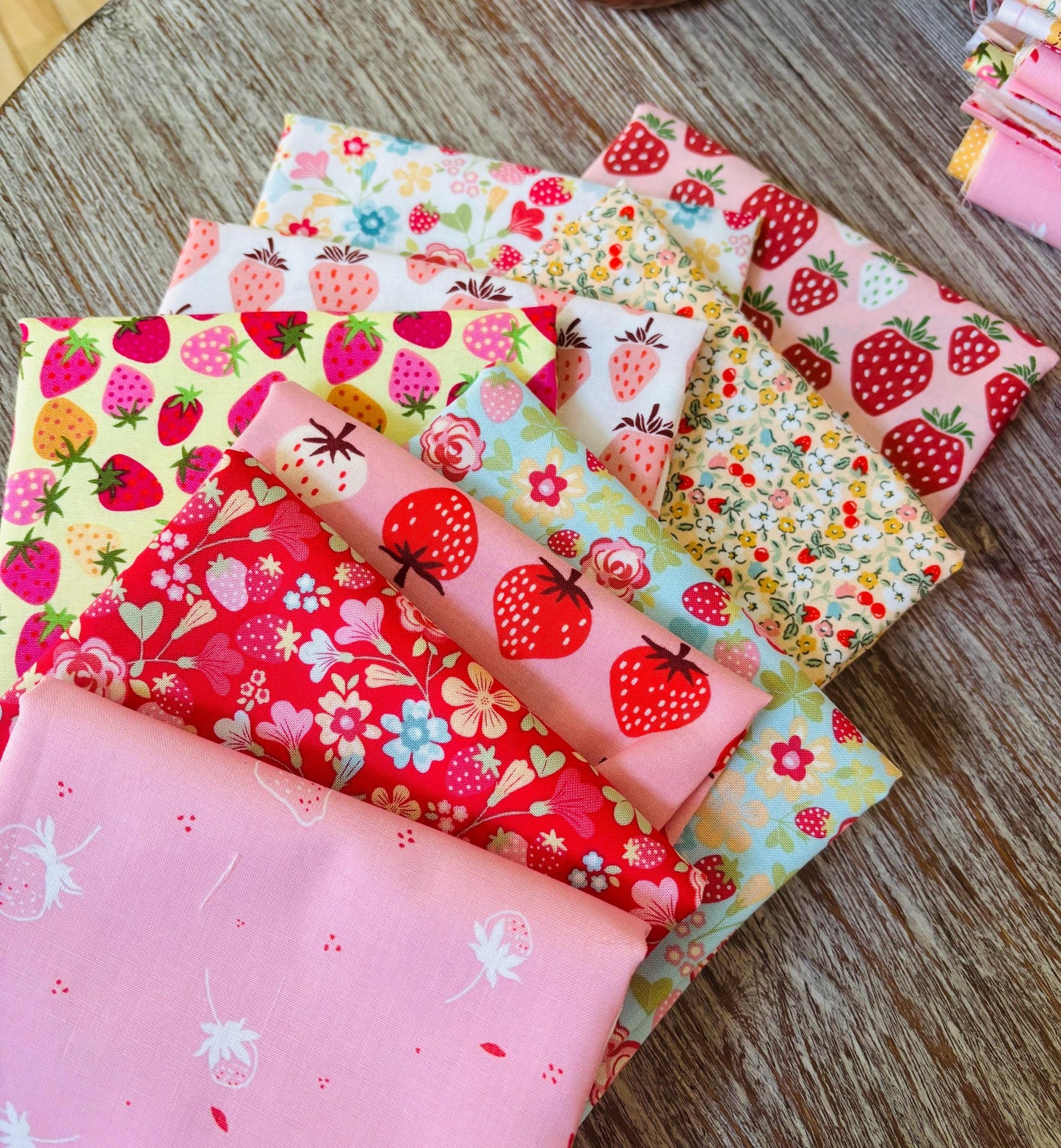Just berries - 9 fat quarter bundle - Poppie cotton AGD RBD Under the apple tree Plaid Rosy cheeks strawberry