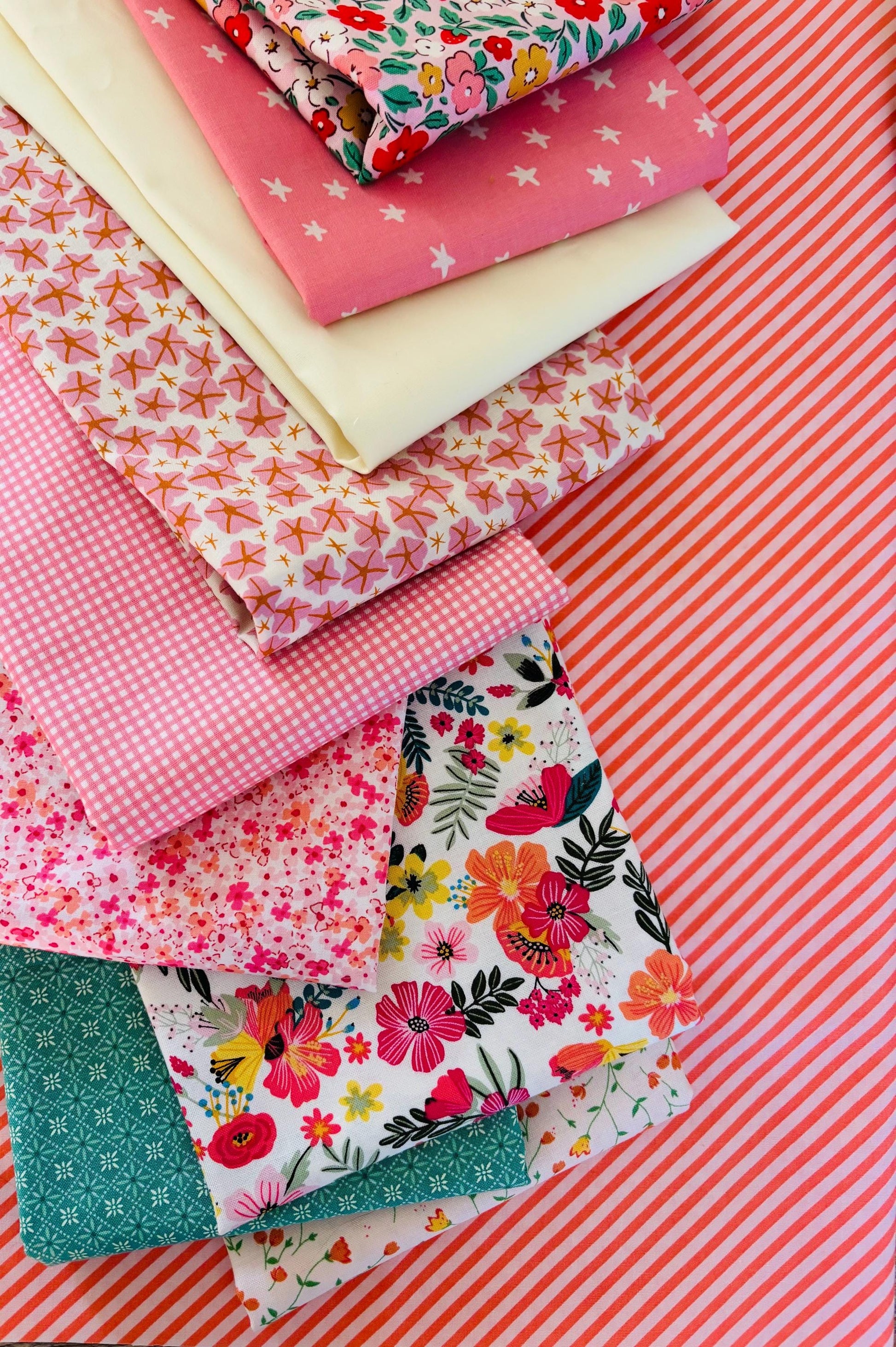 Pink lemonade blooms - 10 fat quarter bundle - Poppie Cotton