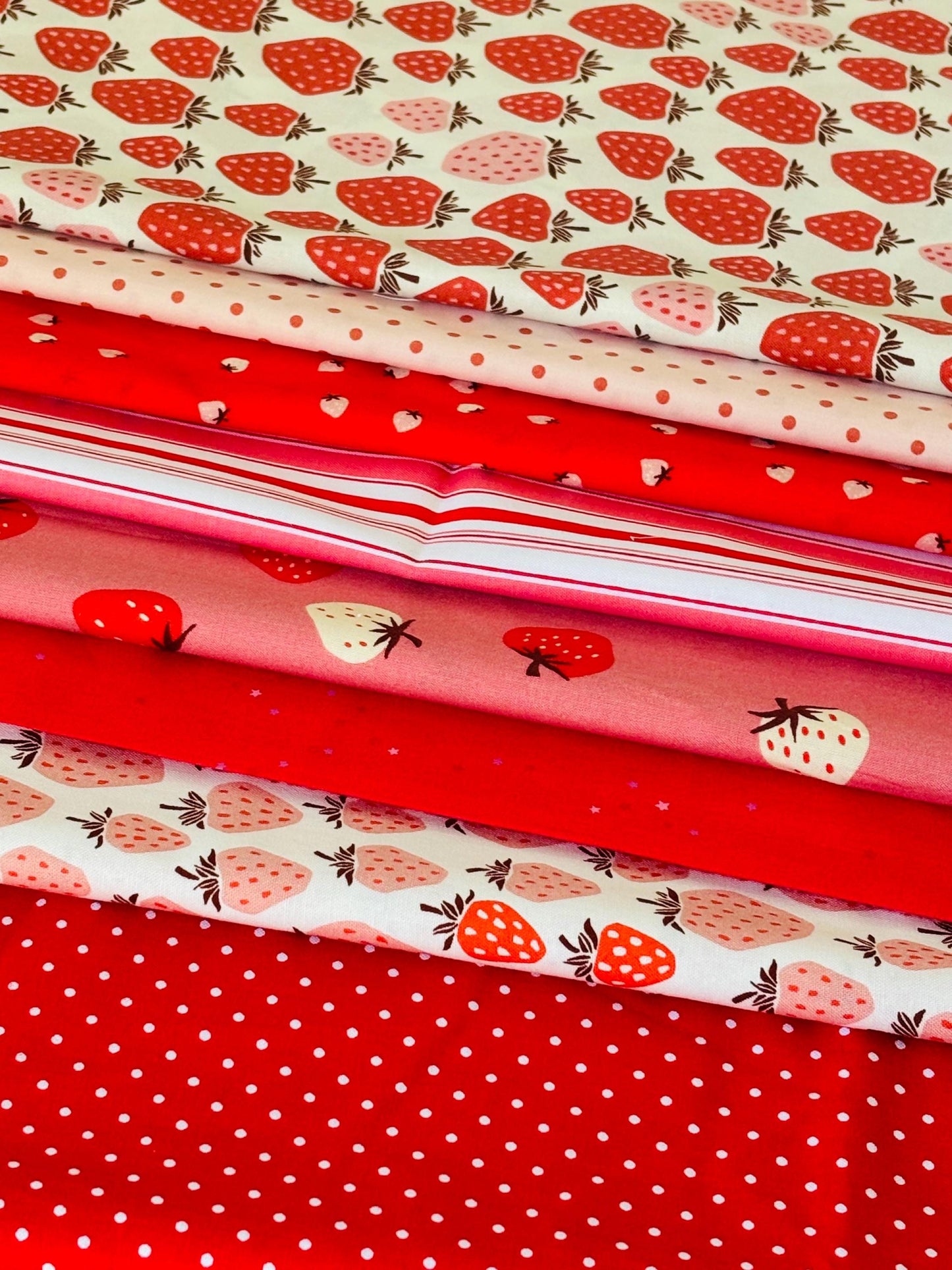 Red or Rose 9 FQ mini bundle strawberry Ruby star stripe