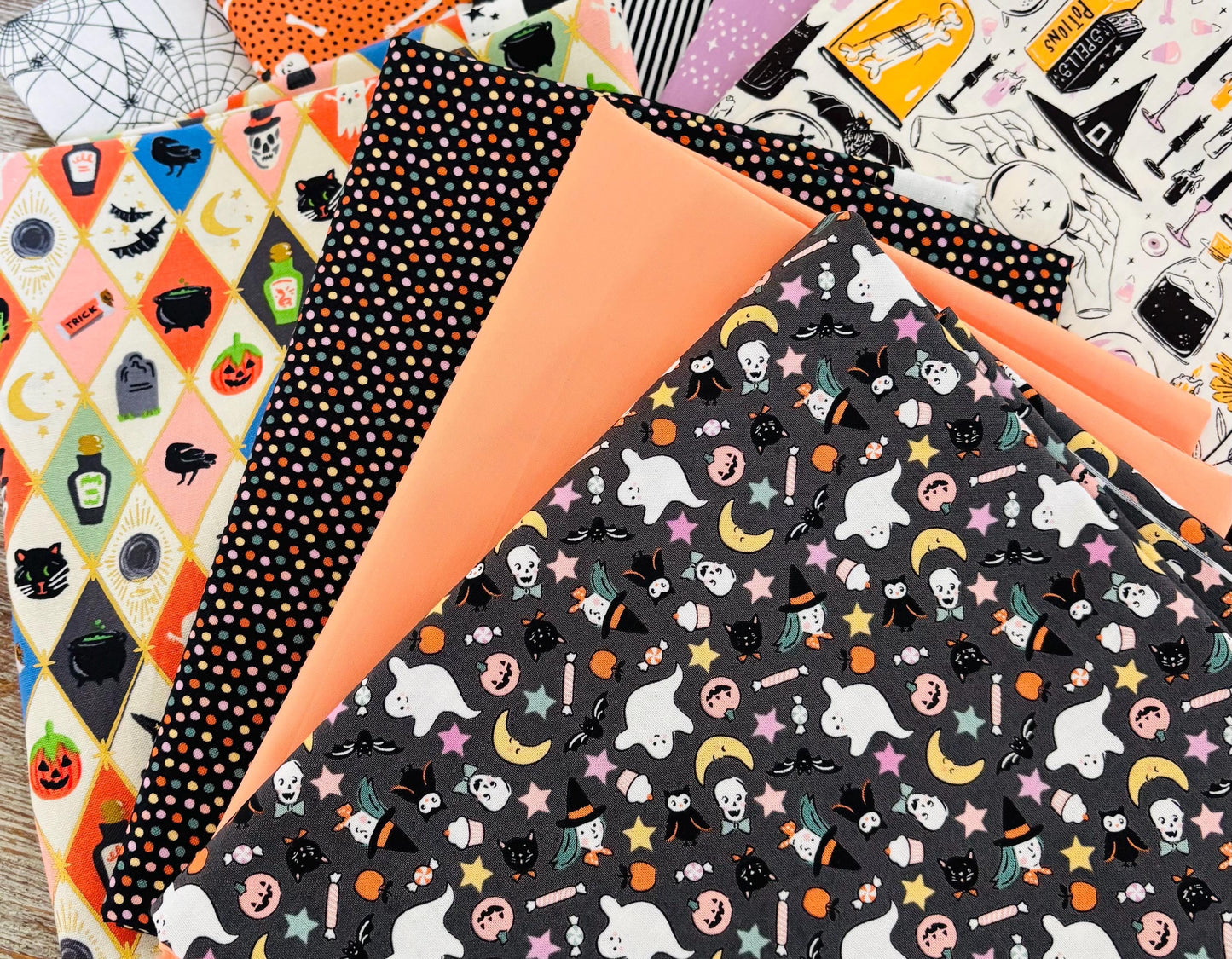 Gallery of ghouls - 10 fat quarter bundle - halloween