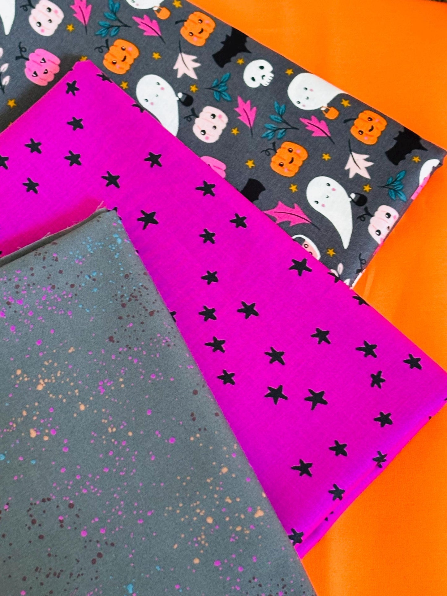 Halloween the darker side - 13 fat quarter bundle - halloween