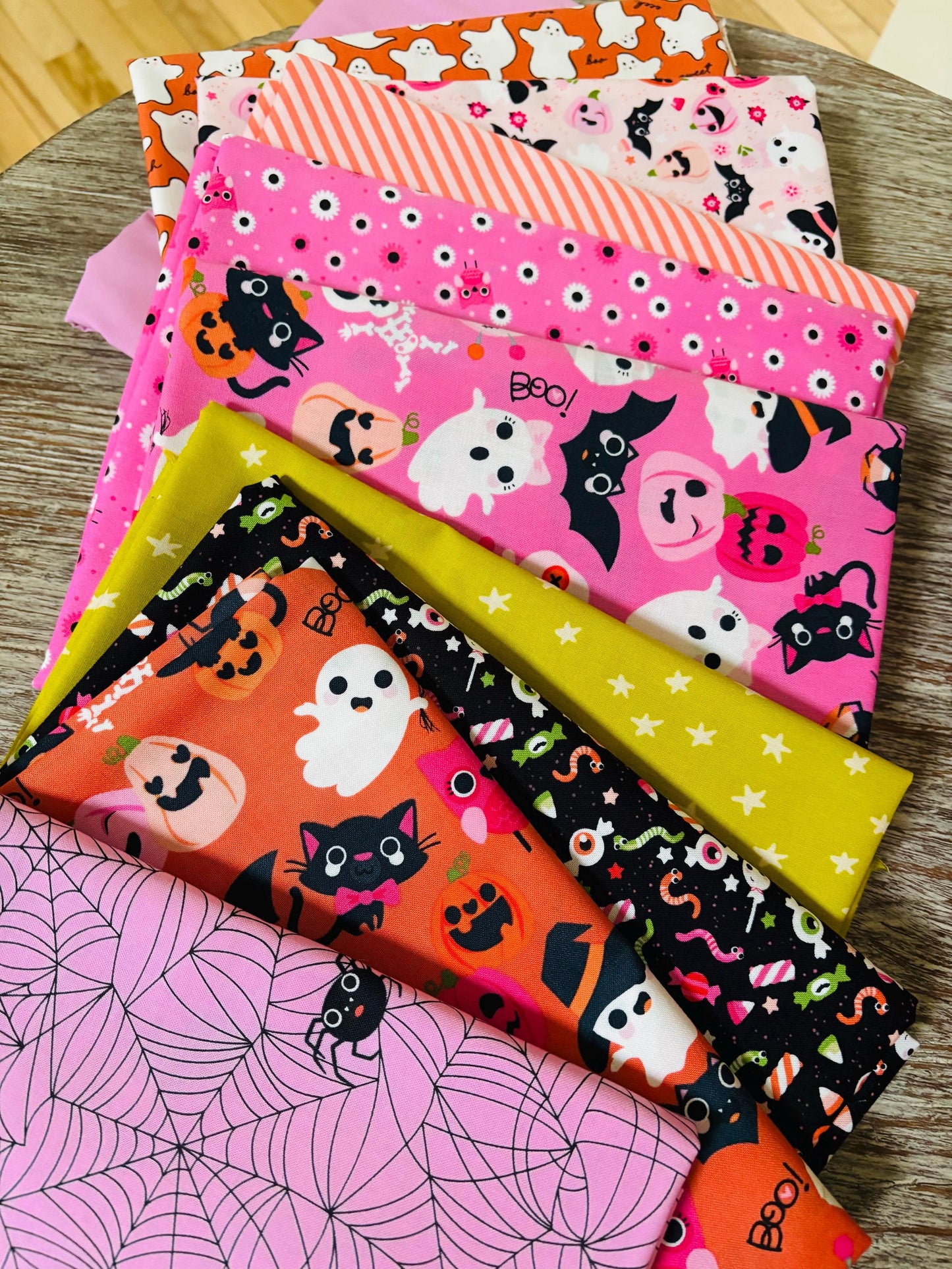 Return of pink halloween part 4 - 10 fat quarter bundle - Not scary