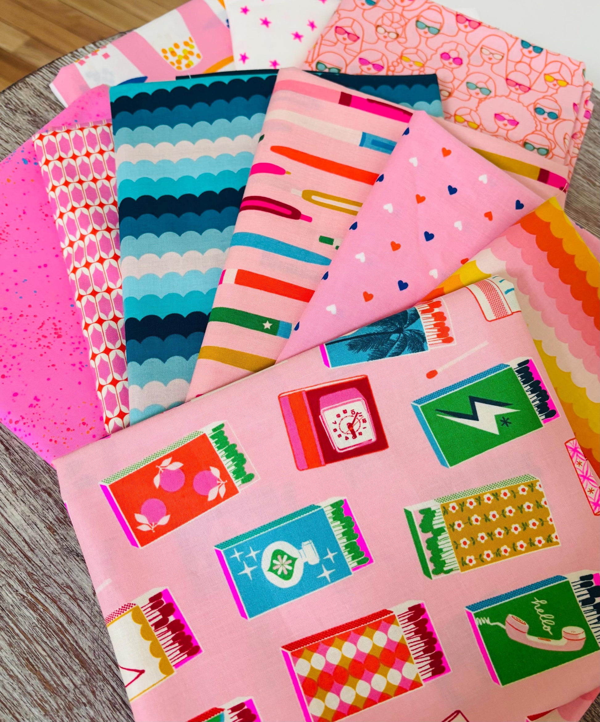 Outrageously pink with a touch of poolside too - 10 fat quarter bundle - Ruby star mash
