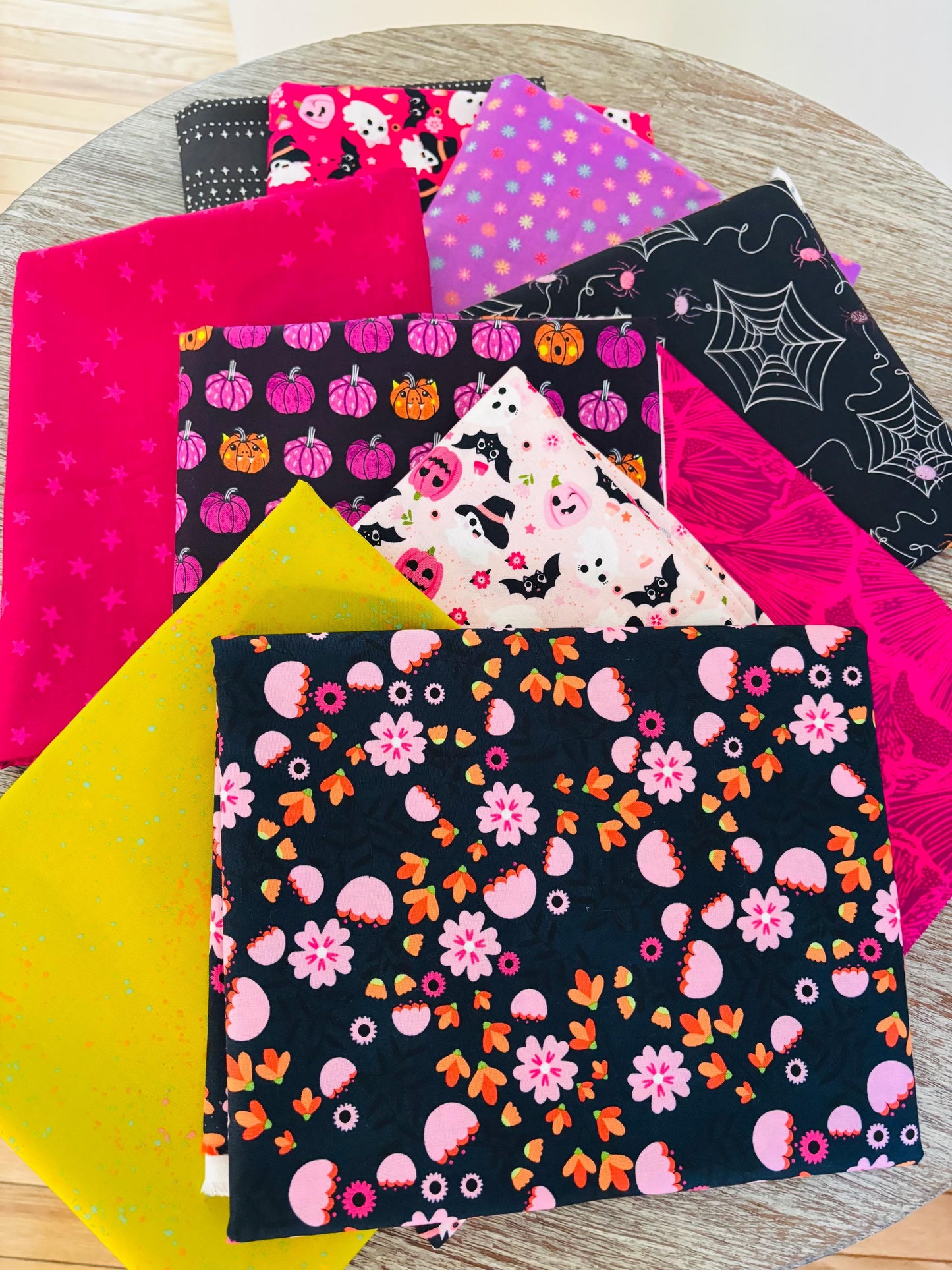 Return of pink halloween part 6 - 10 fat quarter bundle - Not scary