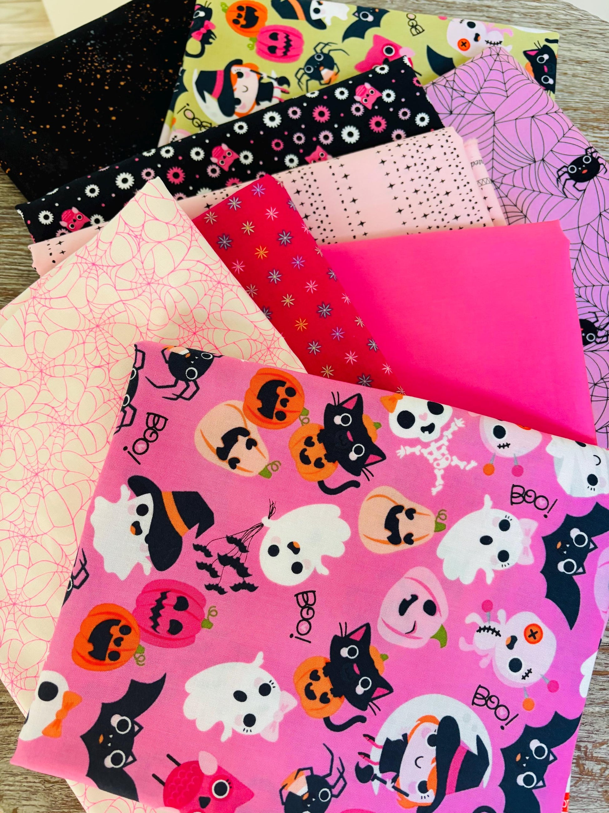 Return of pink halloween part 9 - 9 fat quarter bundle - Not scary