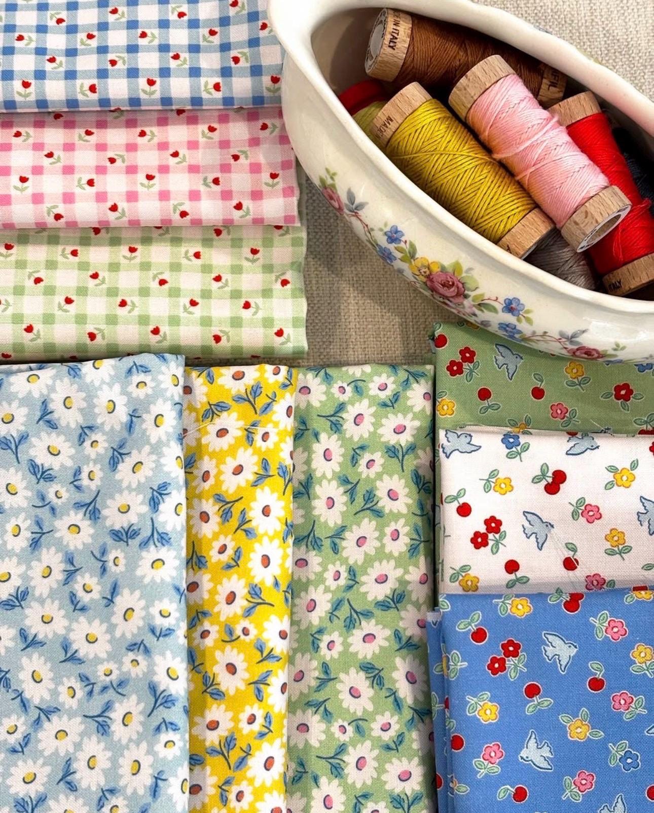 Preorder ** bluebells & buttercups 18 FQ / 1/2 yards| Poppie cotton | Elea Lutz shipping July /August