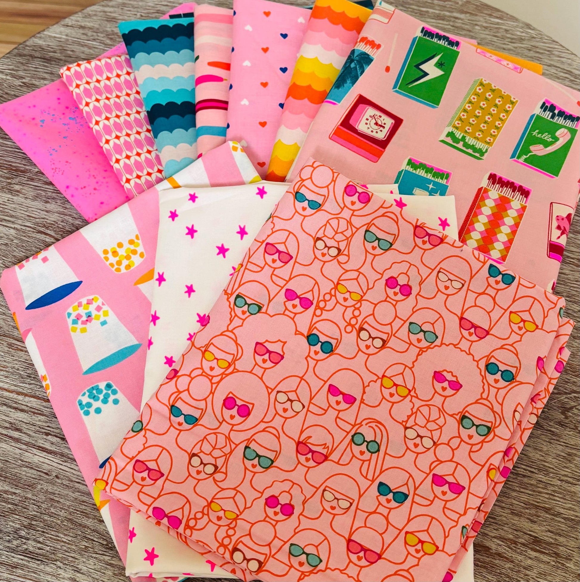 Outrageously pink with a touch of poolside too - 10 fat quarter bundle - Ruby star mash