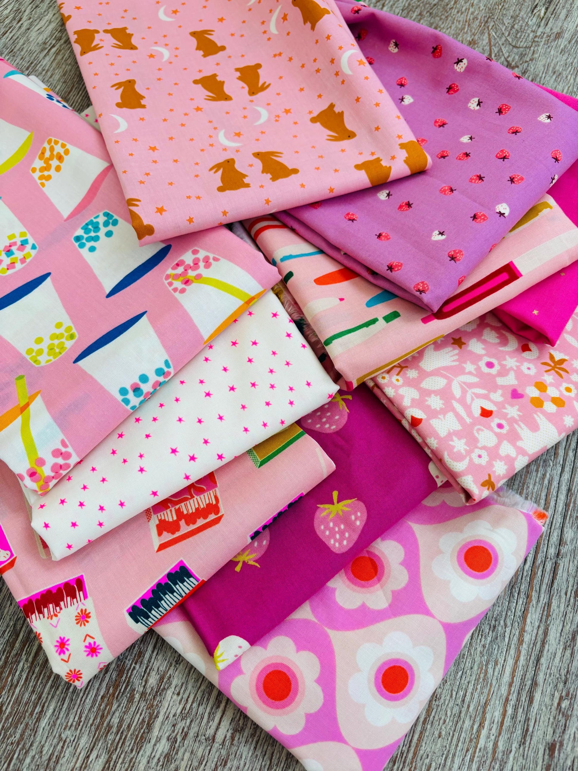 Outrageously pink #3 - 10 fat quarter bundle - Ruby star mash up and one solid with gold stars