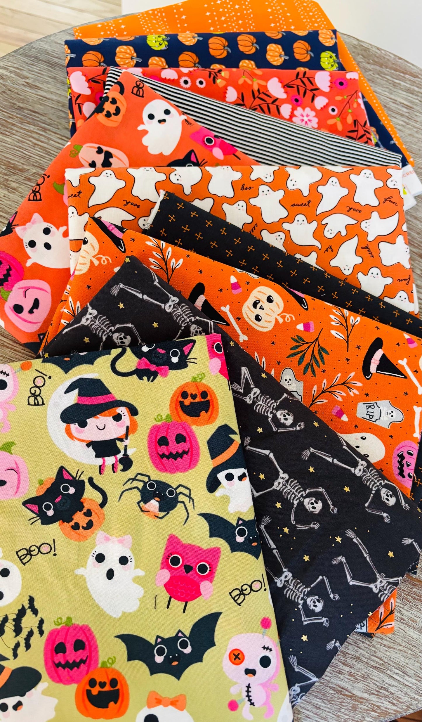Tangerine halloween - 10 fat quarter bundle - Not scary