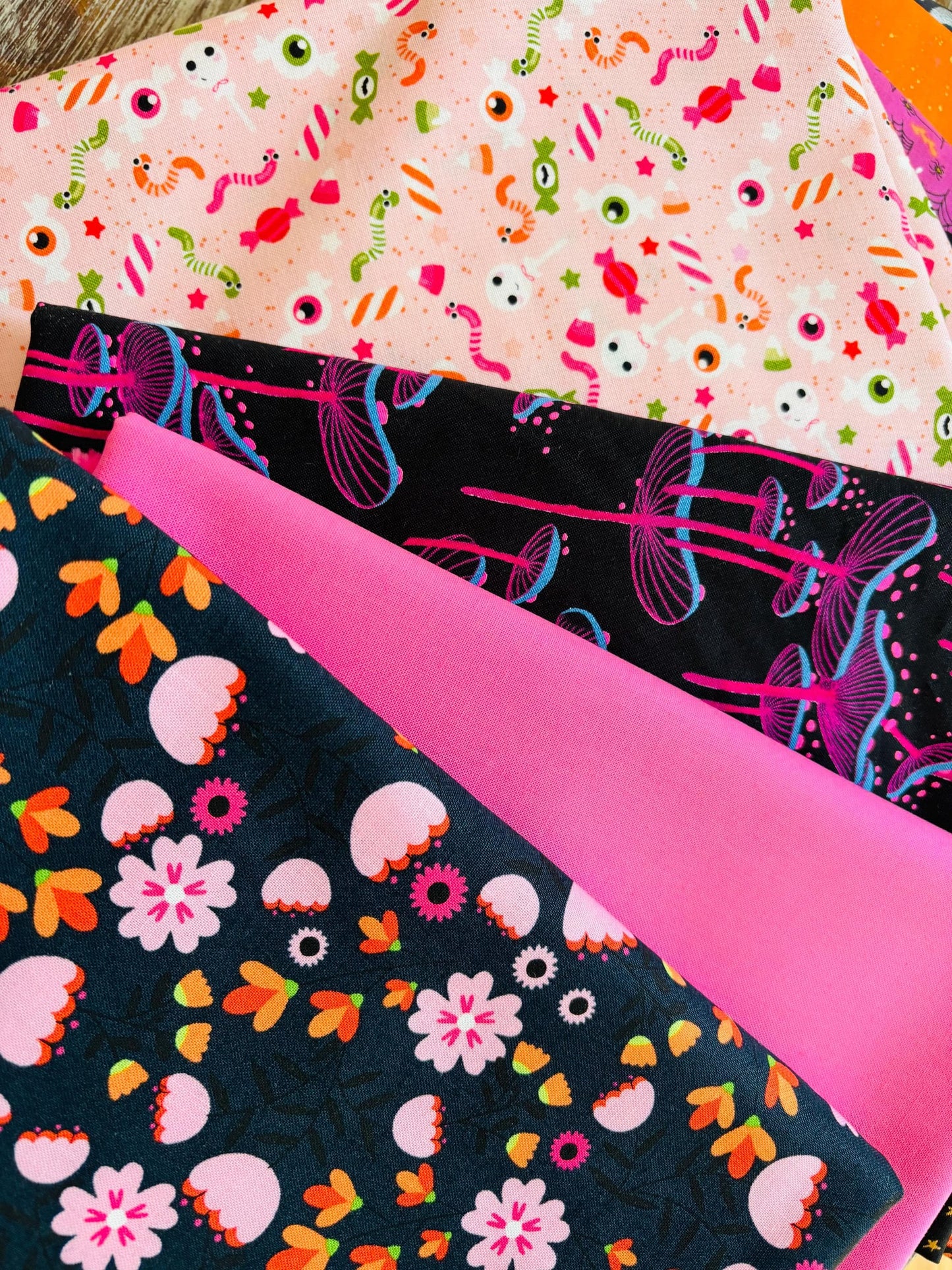 Halloween the darker side # 2 - 10 fat quarter bundle - halloween