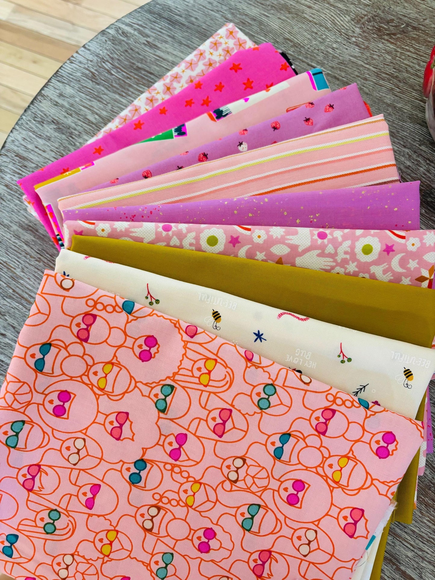 Pink summer - 10 fat quarter bundle - Ruby star Poppie Starry Speckled