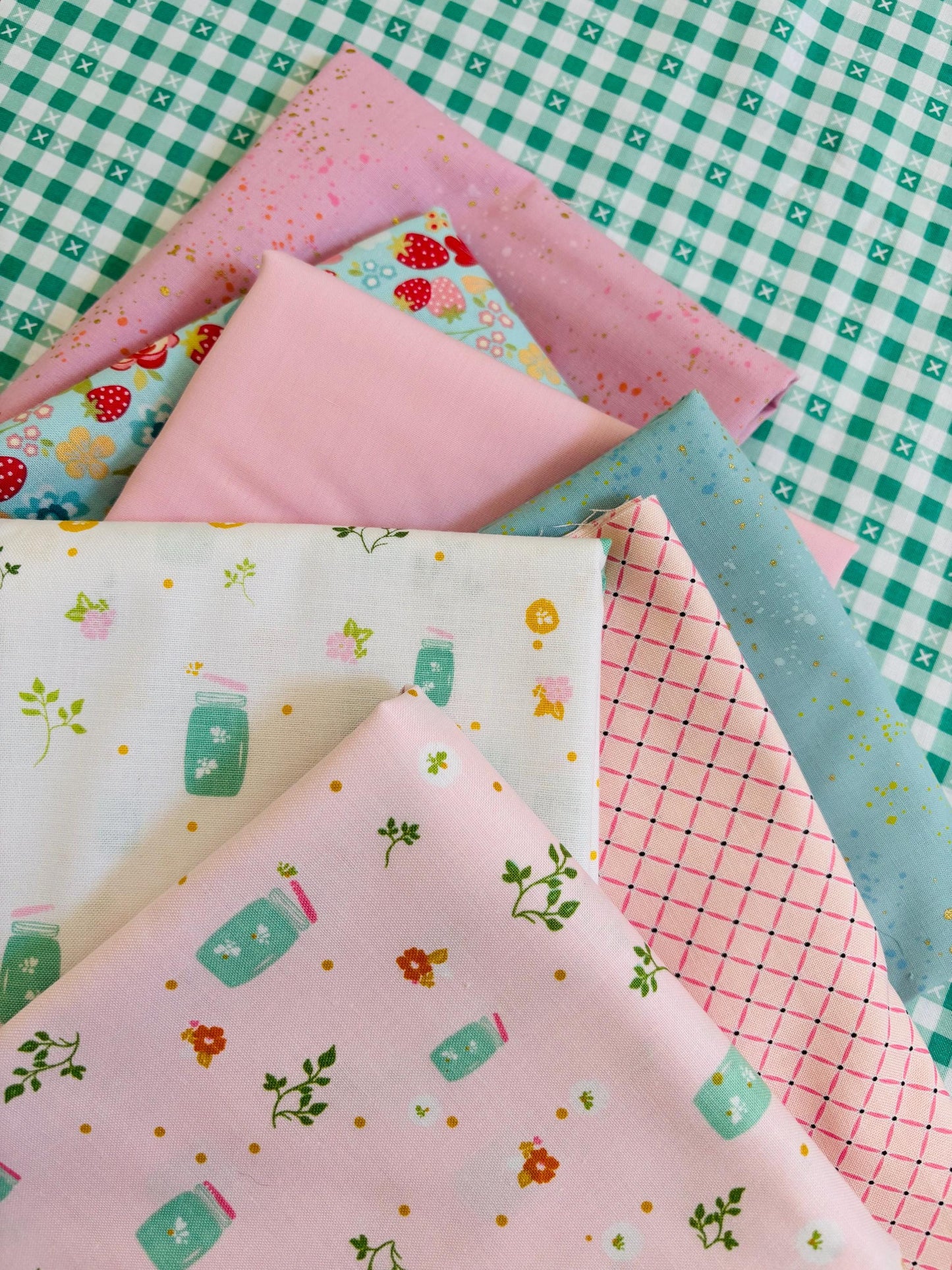 Porch swing summer - 9 fat quarter bundle firefly speckled Poppie cotton RBD