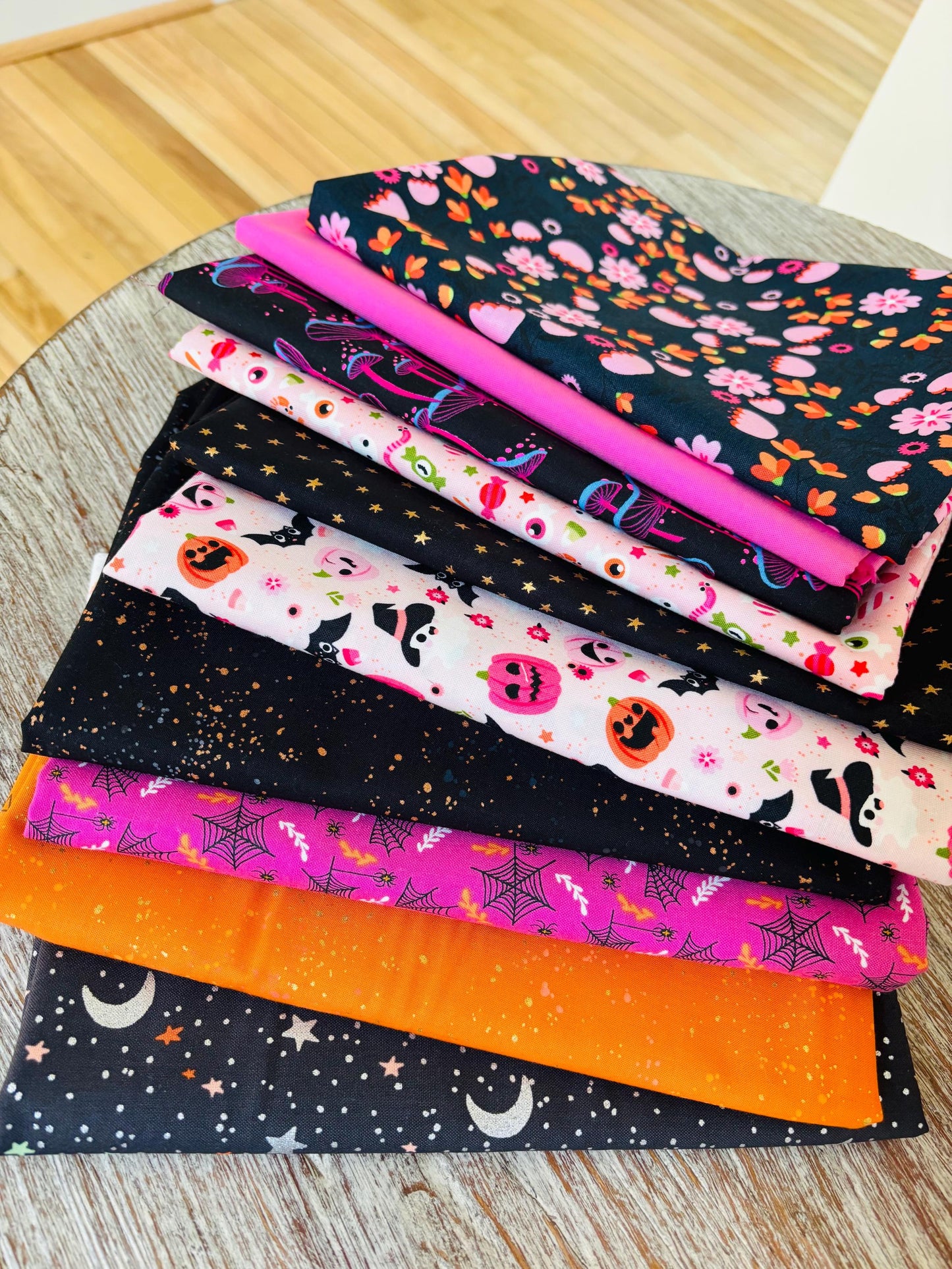 Halloween the darker side # 2 - 10 fat quarter bundle - halloween