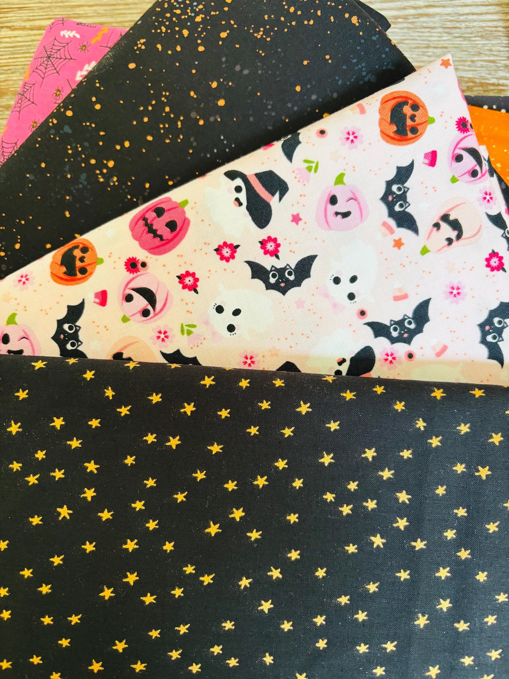 Halloween the darker side # 2 - 10 fat quarter bundle - halloween