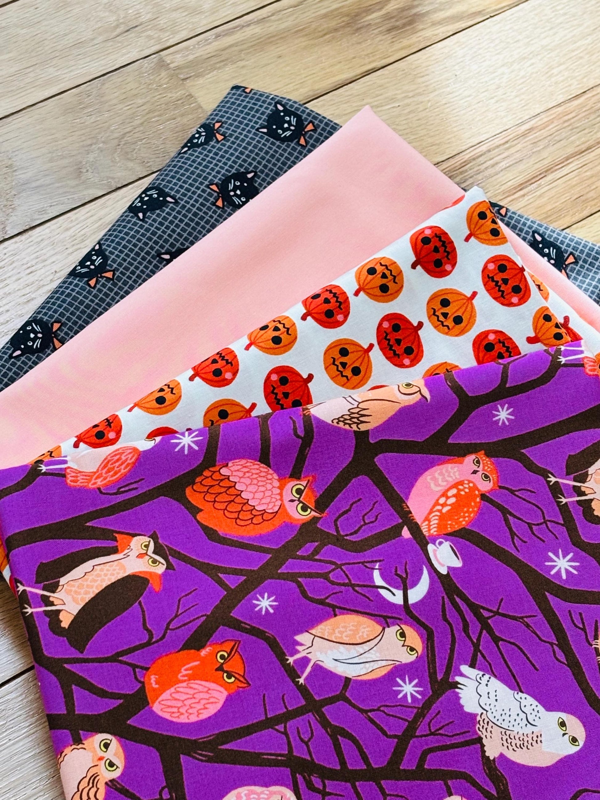 Halloween freaky mini 11 fat quarter bundle includes blenders