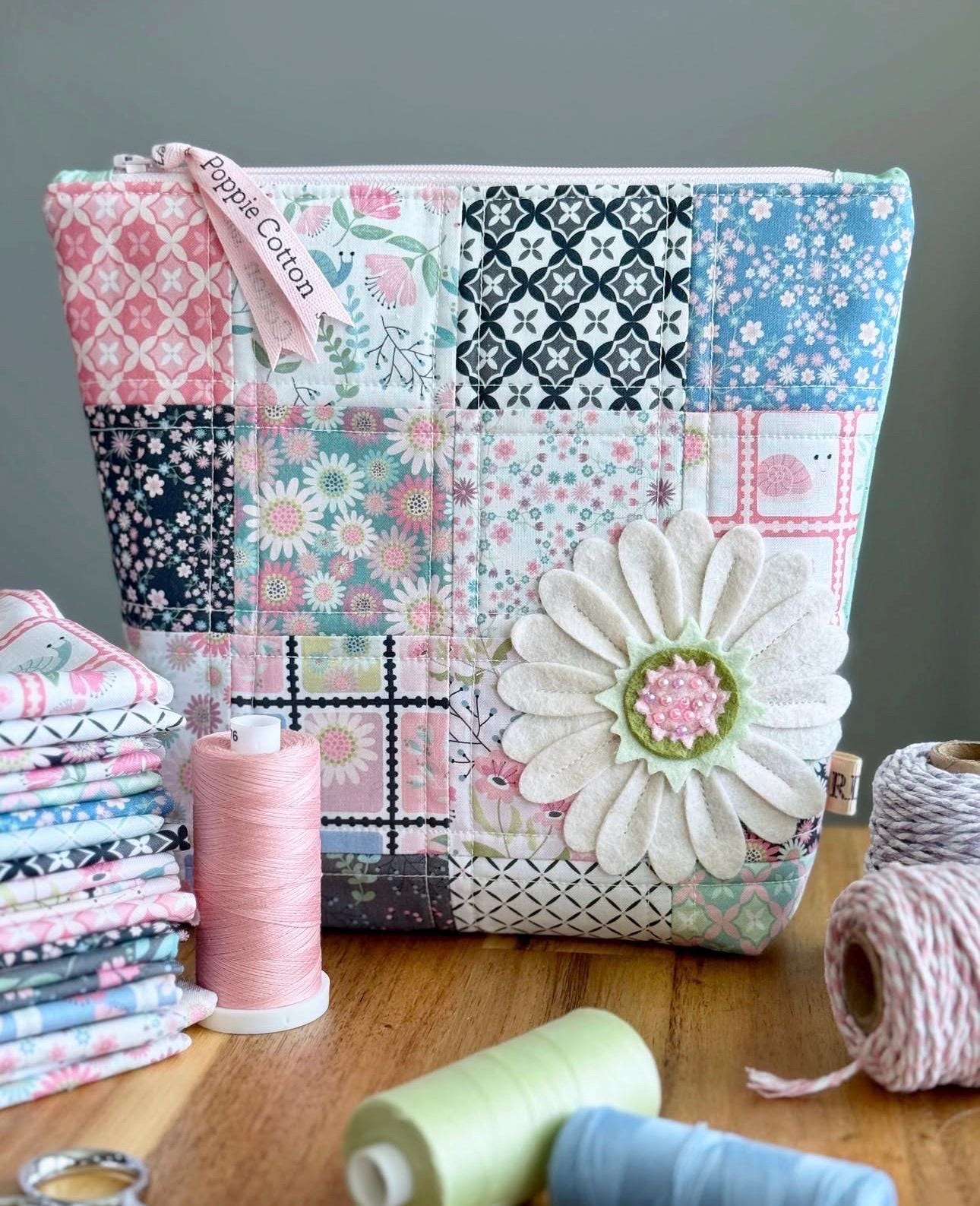 Poppie Cotton le petit escargot Designed by Lori Woods Blooms & Vines White