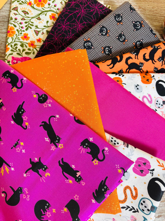 The witches cat - 9 fat quarter bundle - Halloween