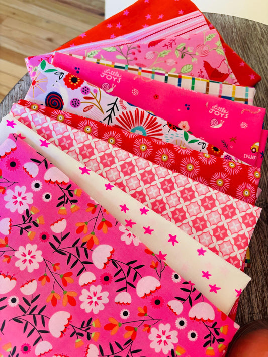 Poppie brights with a touch of starry - 10 fat quarter bundle - Ruby star poppie cotton smitten chicken pink