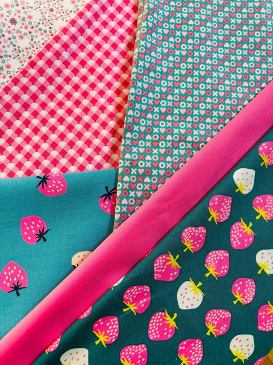 Splash of pink - 6 fat quarter bundle strawberry gingham smitten chicken ruby star