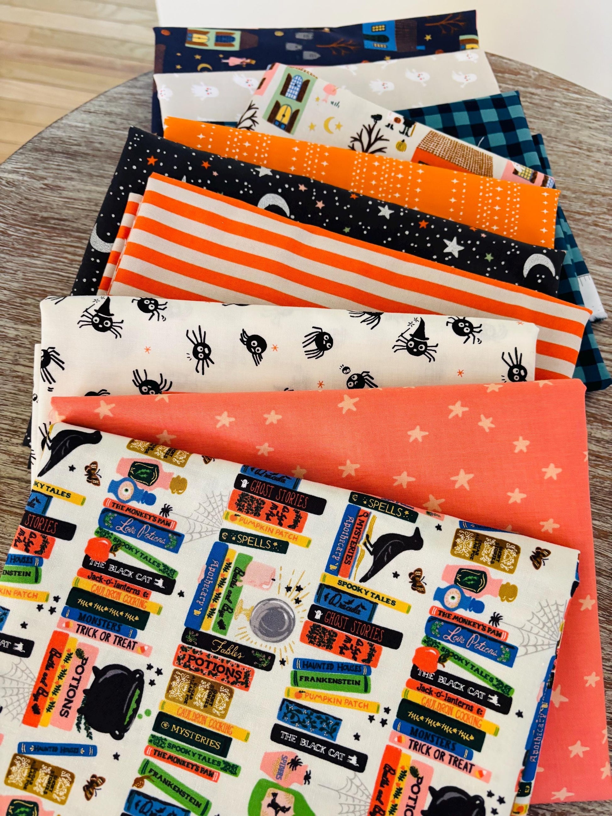 Ghost town - 10 fat quarter bundle - halloween