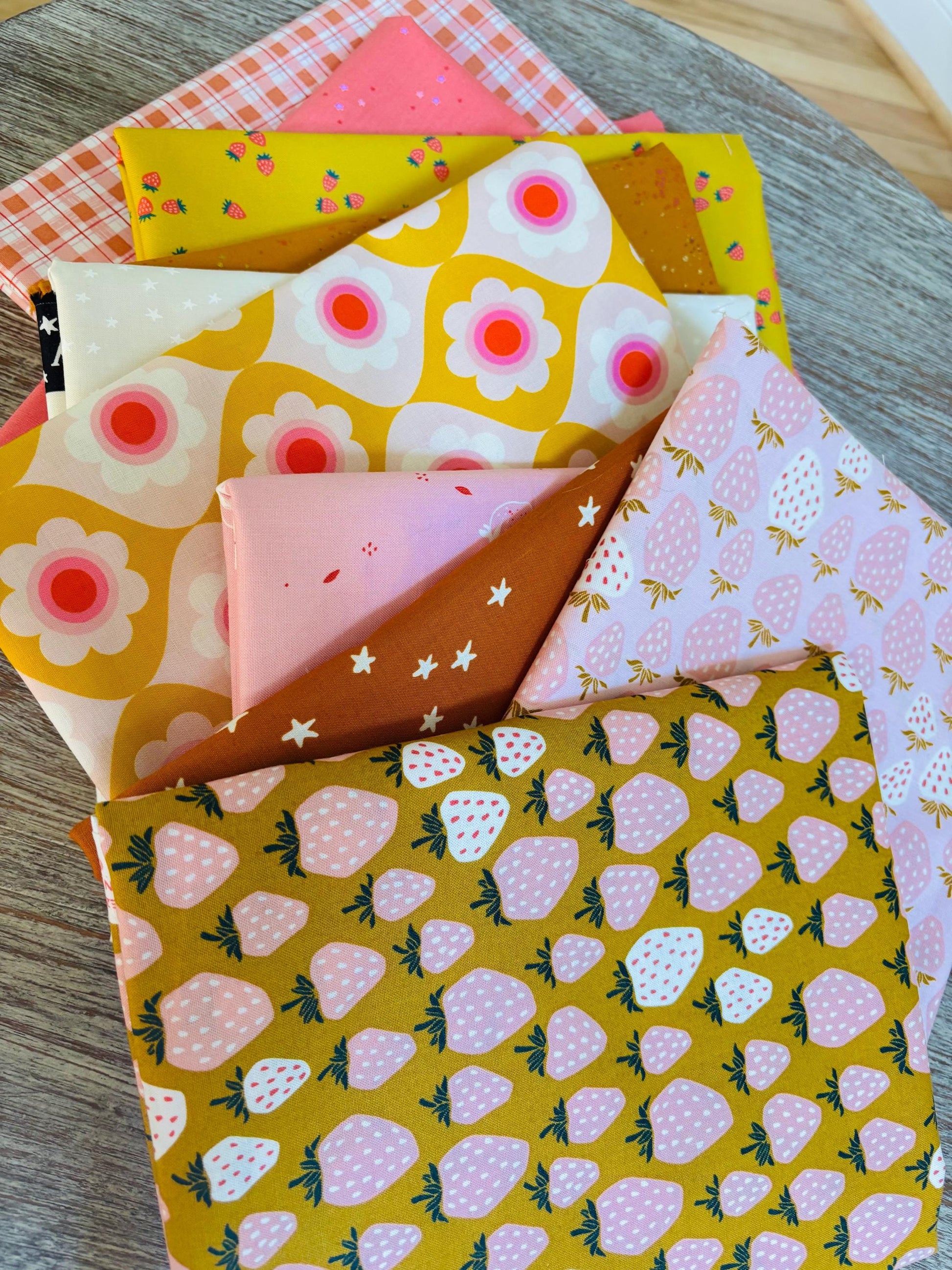 Golden berries - 7 fat quarter bundle strawberry gingham under the apple tree
