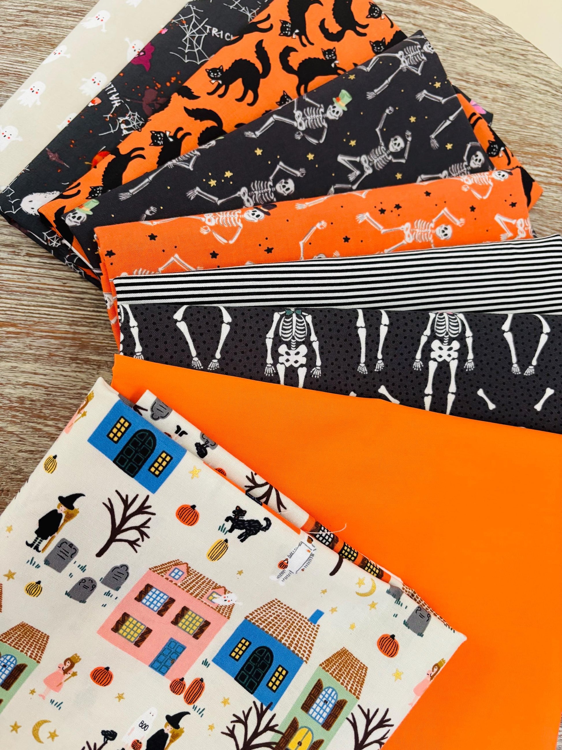 Skeleton crew - 9 fat quarter Halloween Ruby star