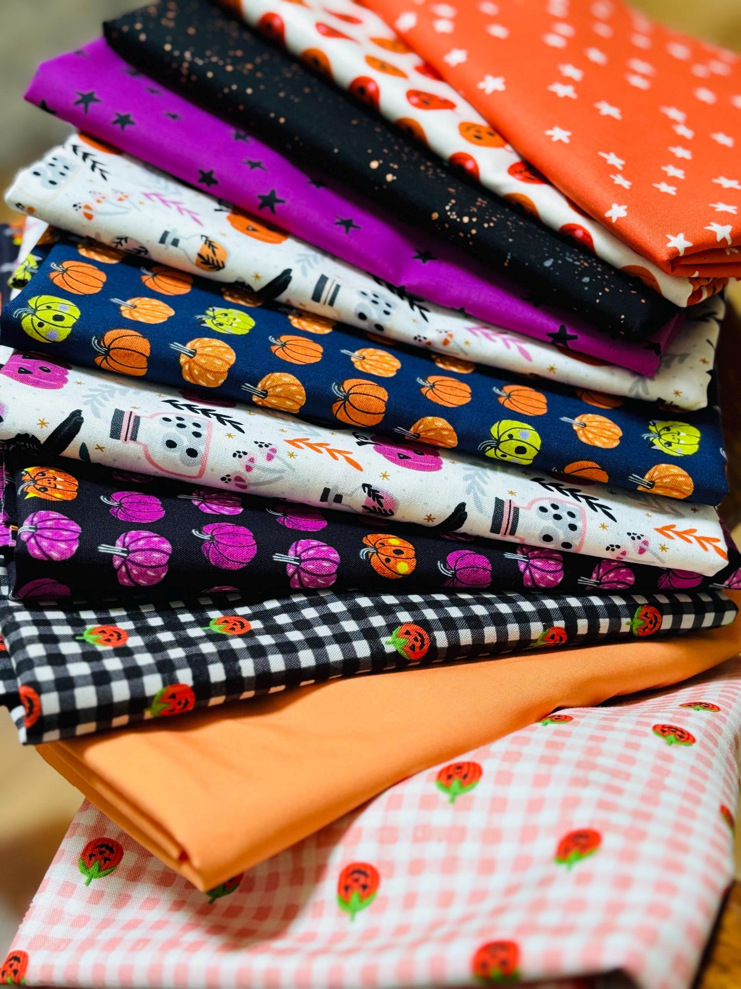Pumpkin overload halloween 11 fat quarter Freaky bring your own boos Ruby star