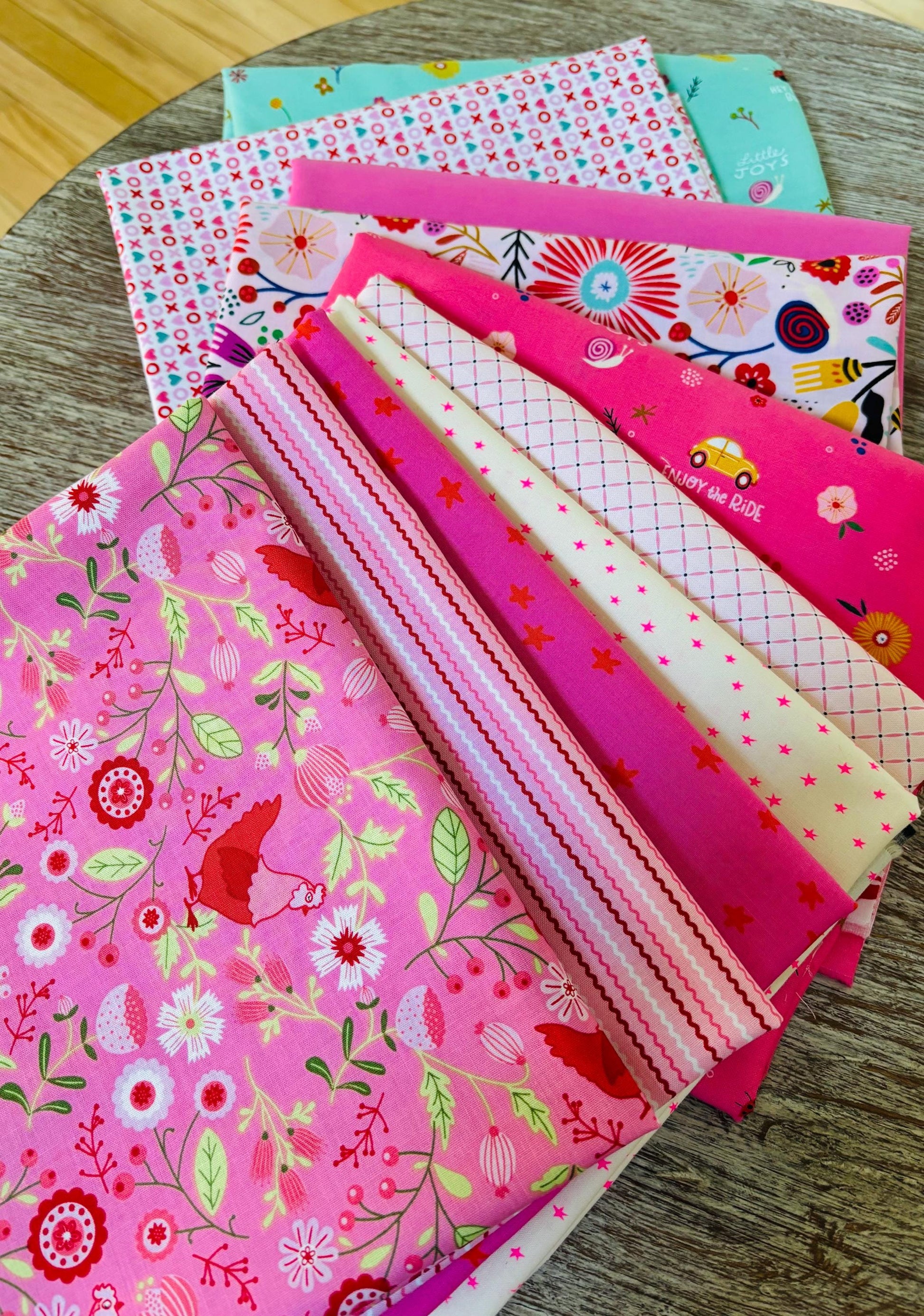 Poppie brights with a touch of starry #2 - 10 fat quarter bundle - Ruby star poppie cotton smitten chicken pink