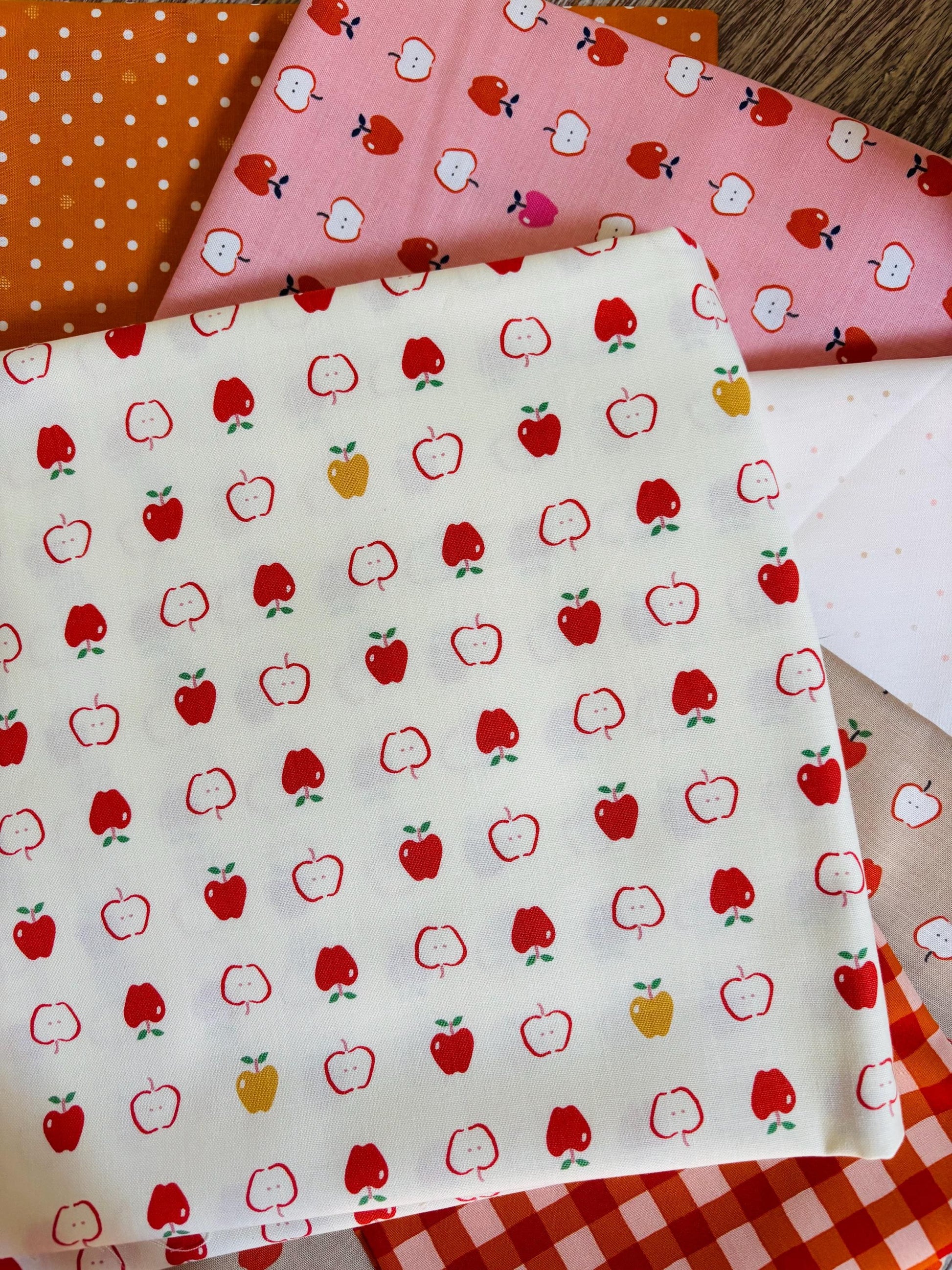 Apple sauce - 6 fat quarter bundle