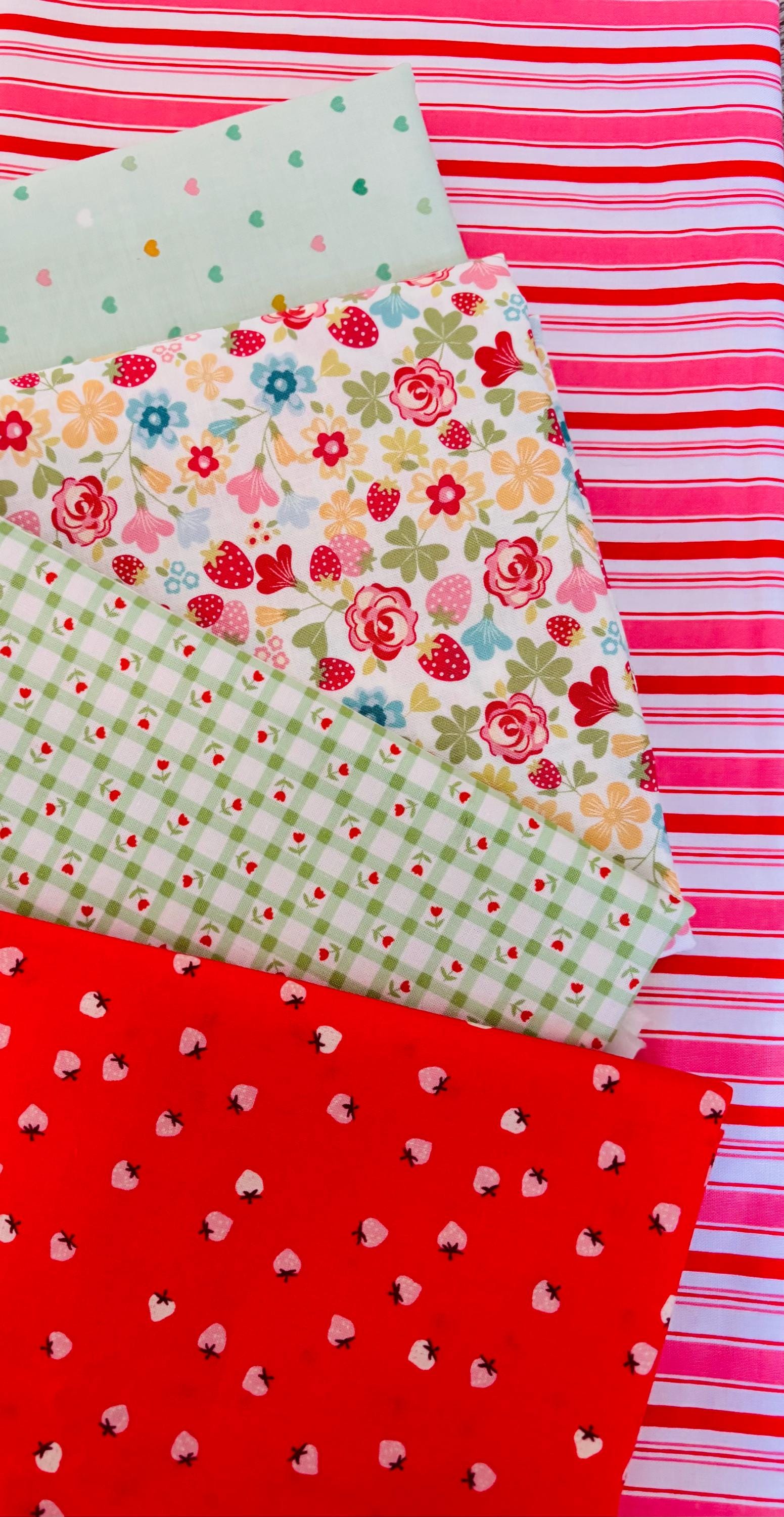 Strawberry love - 5 fat quarter bundle - Poppie Cotton and more