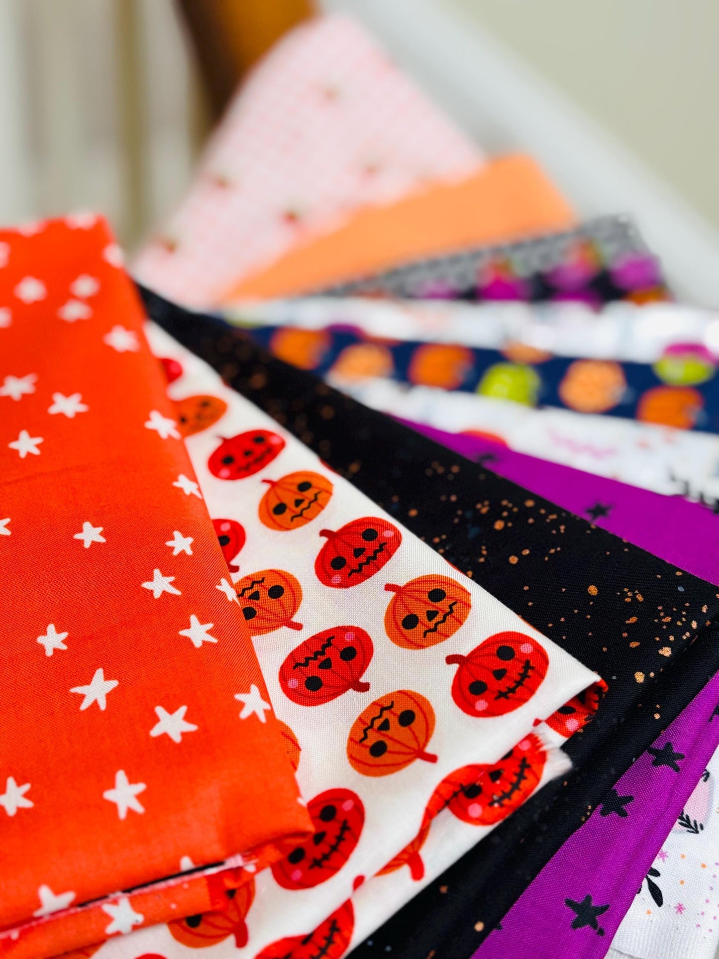 Pumpkin overload halloween 11 fat quarter Freaky bring your own boos Ruby star