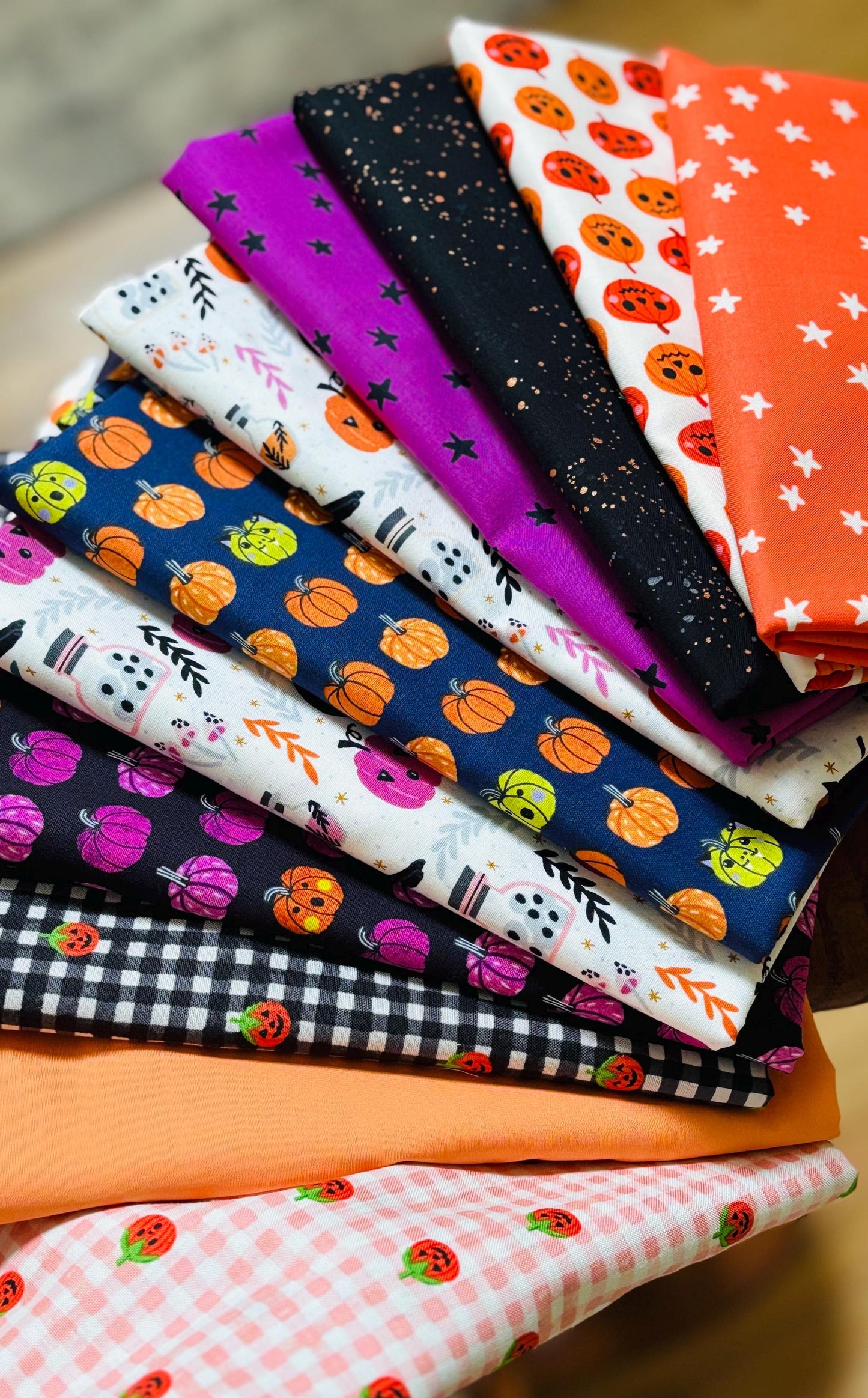 Pumpkin overload halloween 11 fat quarter Freaky bring your own boos Ruby star