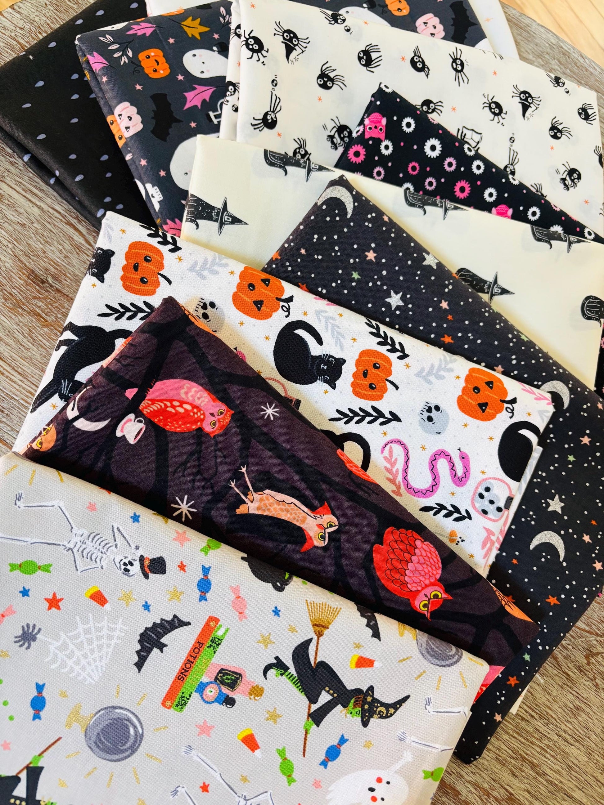 Halloween night and day - 10 fat quarter bundle - Not scary RJR metallic