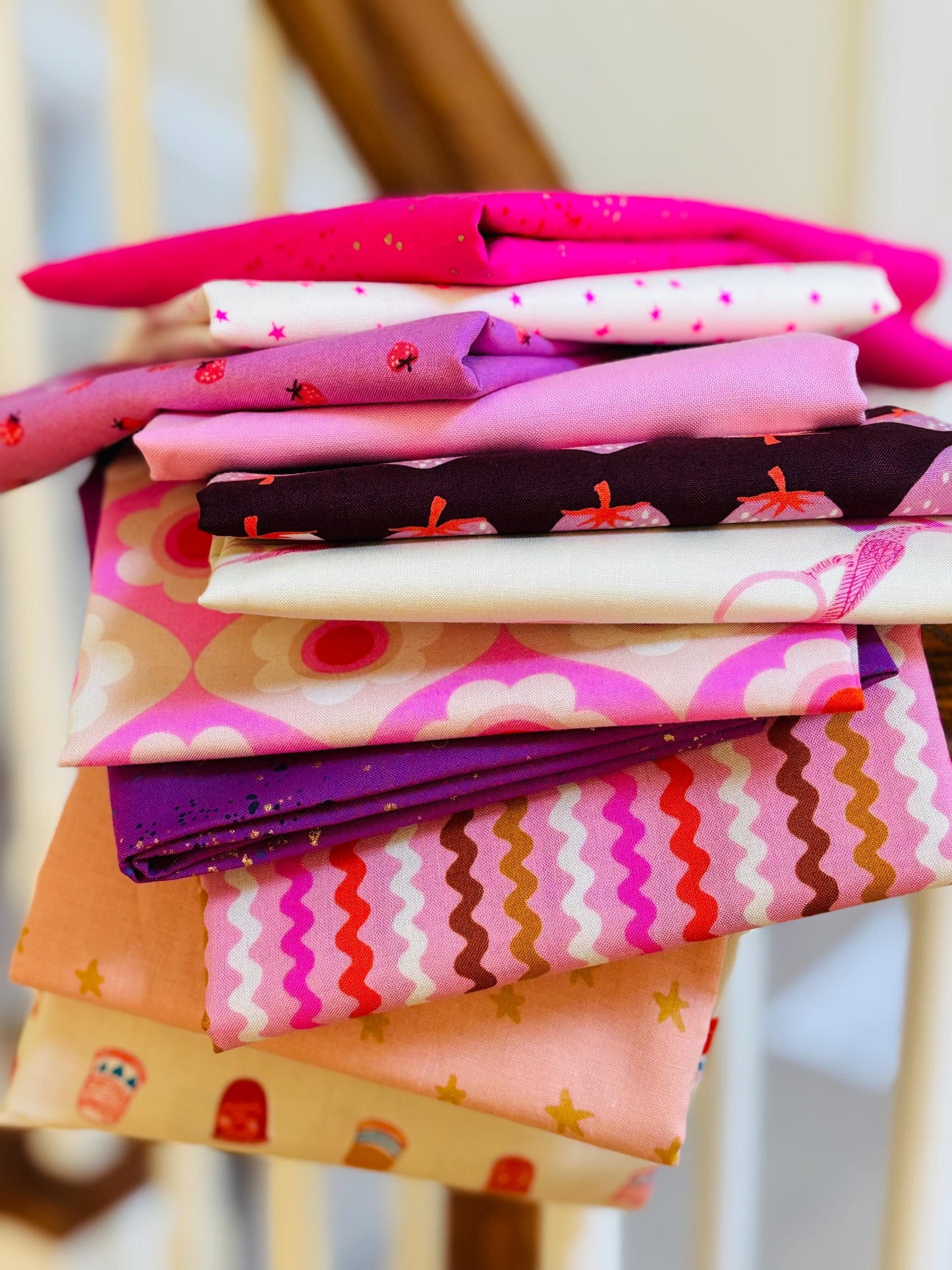 Pink pop 11 fat quarter Bundle 10 RSS pink and 1 Bella solid
