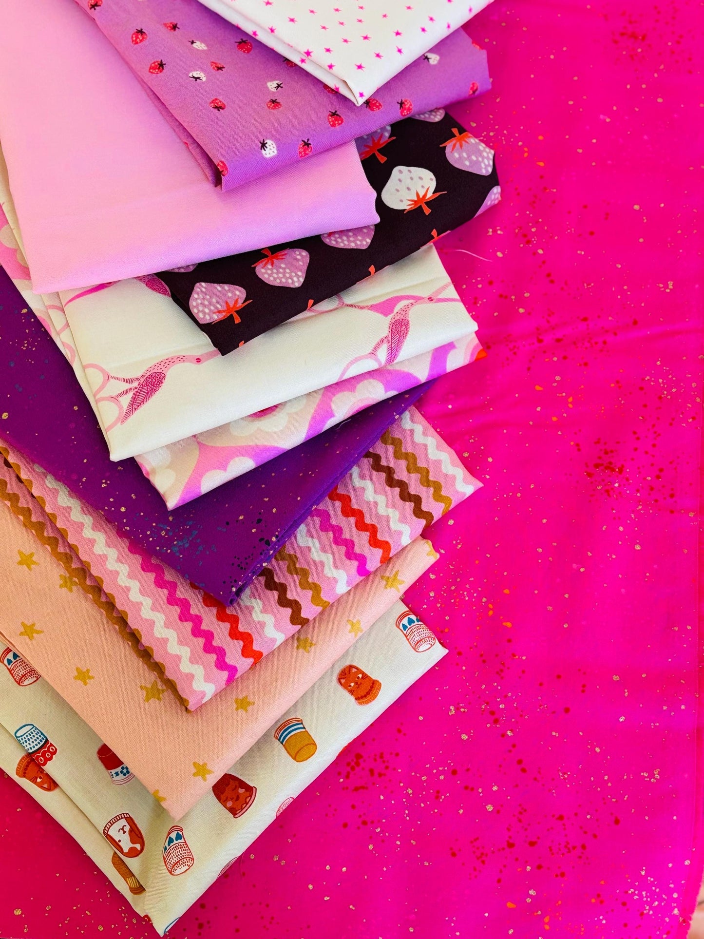 Pink pop 11 fat quarter Bundle 10 RSS pink and 1 Bella solid