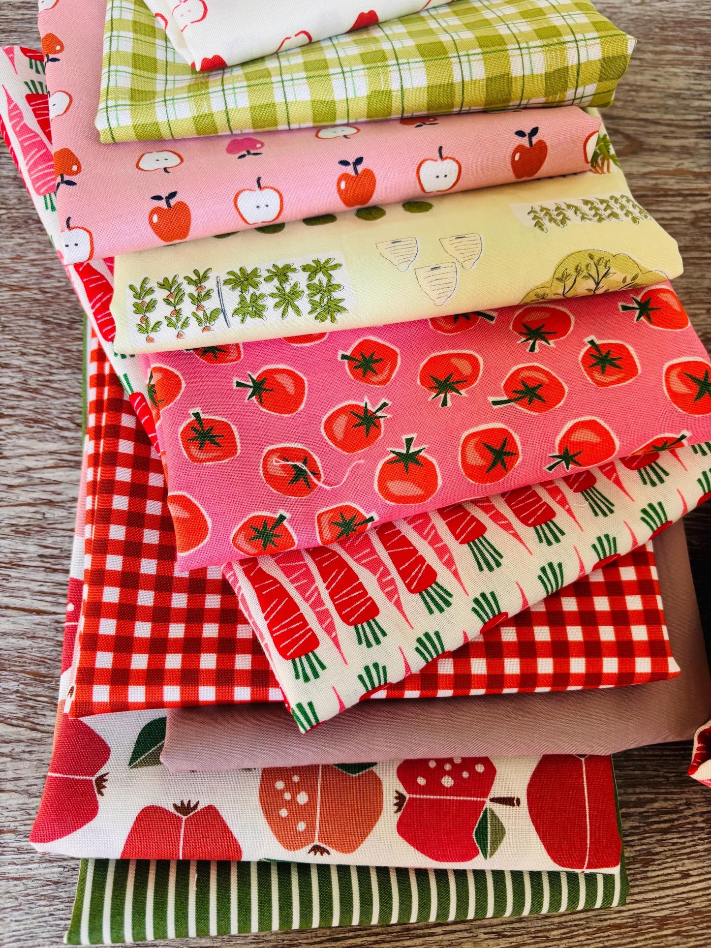 Harvest curated bundle - 10 FQ - in the vegetable garden - cotton nook